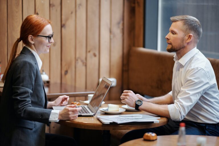 Man and woman talking together, illustrating conversational confidence and what to say to women