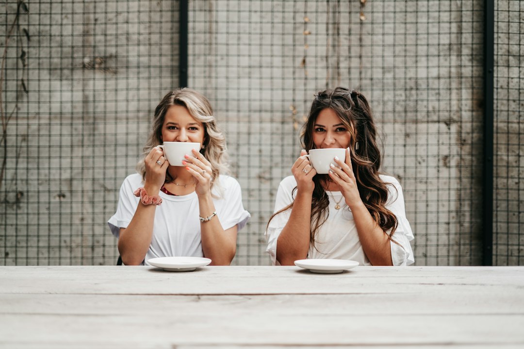 A relaxed coffee conversation in a social setting